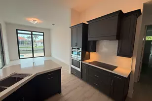 1075 Bonita Ct, Marco Island, FL 34145 - Photo 10