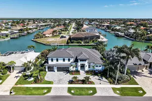 1749 Wavecrest Ct, Marco Island, FL 34145 - Photo 2