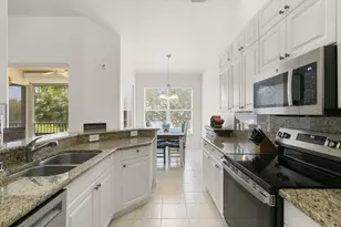 285 Cays Dr, Naples, FL 34114 - Photo 4