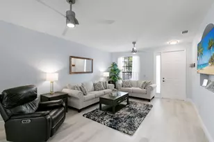 15068 Summit Pl Cir, Naples, FL 34119 - Photo 2