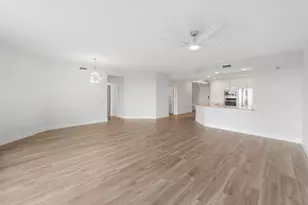 425 Cove Tower Dr, Naples, FL 34110 - Photo 8