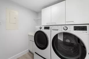 425 Cove Tower Dr, Naples, FL 34110 - Photo 22