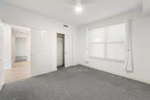 425 Cove Tower Dr, Naples, FL 34110 - Photo 20