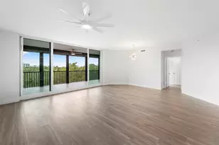 425 Cove Tower Dr, Naples, FL 34110 - Photo 6