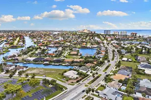 741 Holly Ct, Marco Island, FL 34145 - Photo 46