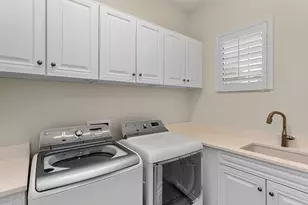 3365 Runaway Ln, Naples, FL 34114 - Photo 16