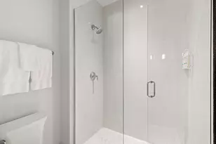 101 8th St S, Naples, FL 34102 - Photo 16