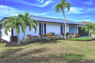 1609 Barbarosa Ct, Marco Island, FL 34145 - Photo 2