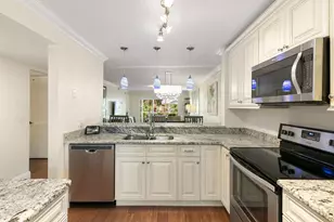 3072 Sandpiper Bay Cir, Naples, FL 34112 - Photo 10