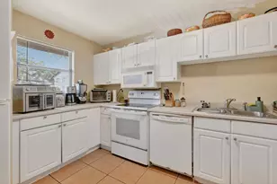 5232 Treetops Dr, Naples, FL 34113 - Photo 10