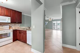 829 W Elkcam Cir, Marco Island, FL 34145 - Photo 4