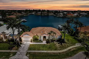 419 Spinnaker Dr, Marco Island, FL 34145 - Photo 32