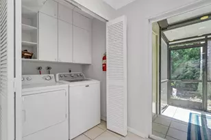 731 W Elkcam Cir, Marco Island, FL 34145 - Photo 16