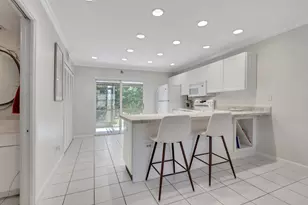 731 W Elkcam Cir, Marco Island, FL 34145 - Photo 2