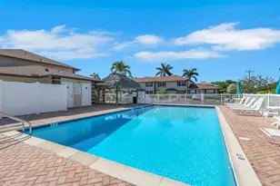 731 W Elkcam Cir, Marco Island, FL 34145 - Photo 32