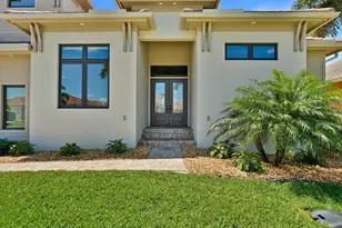 1065 Cottonwood Ct, Marco Island, FL 34145 - Photo 6