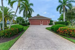 98 Gulfport Ct, Marco Island, FL 34145 - Photo 2