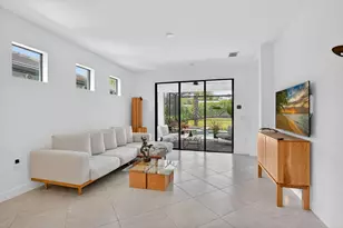 2174 Yellowfin Cir, Naples, FL 34114 - Photo 4