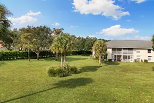 685 Squire Cir, Naples, FL 34104 - Photo 22