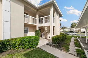 685 Squire Cir, Naples, FL 34104 - Photo 2