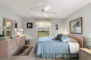 685 Squire Cir, Naples, FL 34104 - Photo 14