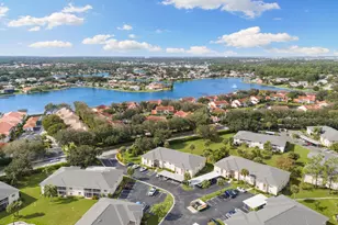 685 Squire Cir, Naples, FL 34104 - Photo 30