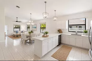 594 108th Ave N, Naples, FL 34108 - Photo 4