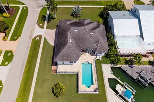 405 Driftwood Ct, Marco Island, FL 34145 - Photo 4