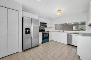 208 Furse Lakes Cir, Naples, FL 34104 - Photo 2