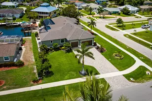 1517 Buccaneer Ct, Marco Island, FL 34145 - Photo 4