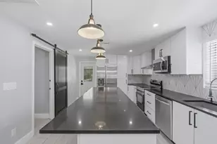 3577 Hibiscus Ave, Naples, FL 34104 - Photo 4