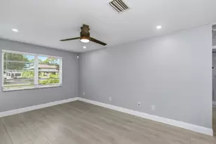 3577 Hibiscus Ave, Naples, FL 34104 - Photo 6