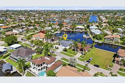 1838 Apataki Court, Marco Island, FL 34145 - Photo 4