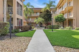 1075 Foxfire Ln, Naples, FL 34104 - Photo 18
