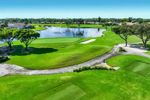 1075 Foxfire Ln, Naples, FL 34104 - Photo 26