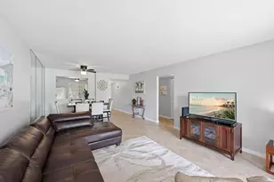 1075 Foxfire Ln, Naples, FL 34104 - Photo 4