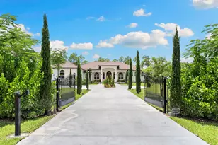 379 25th St NW, Naples, FL 34120 - Photo 4