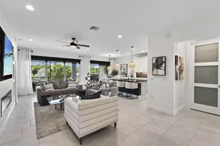 2567 Seychelles Dr, Naples, FL 34112 - Photo 2