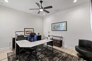 2567 Seychelles Dr, Naples, FL 34112 - Photo 14