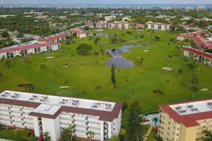 21 High Point Cir E, Naples, FL 34103 - Photo 2