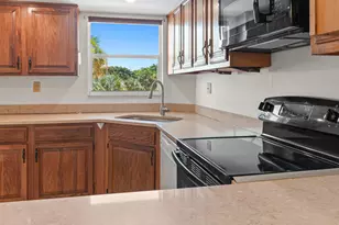 21 High Point Cir E, Naples, FL 34103 - Photo 10