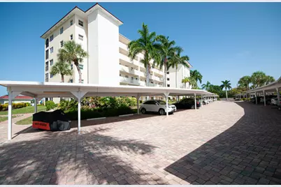 21 High Point Circle E #305, Naples, FL 34103 - Photo 4
