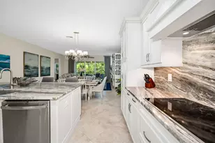 7825 Hawthorne Dr, Naples, FL 34113 - Photo 8