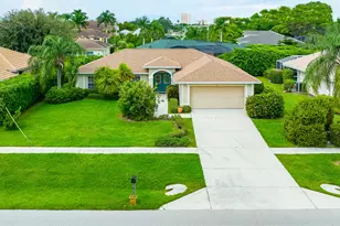 78 Sand Hill St, Marco Island, FL 34145 - Photo 2