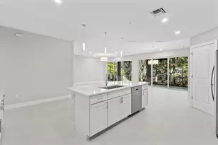 196 Indies Dr E, Naples, FL 34114 - Photo 8