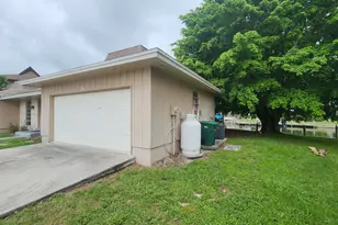 514 Antilles Ct, Marco Island, FL 34145 - Photo 4