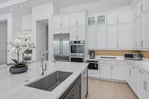 3308 Kumamoto Ln, Naples, FL 34114 - Photo 10