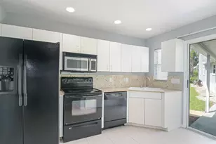 260 8th St NE, Naples, FL 34120 - Photo 36