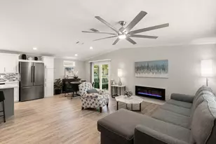 1366 Diamond Lake Cir, Naples, FL 34114 - Photo 4