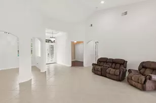 3917 Fabienne Ct, Naples, FL 34109 - Photo 6